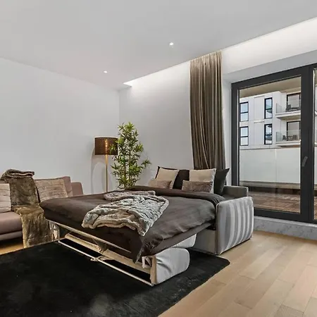 Luxurious Vibe In The Business Center, Views Apartment *