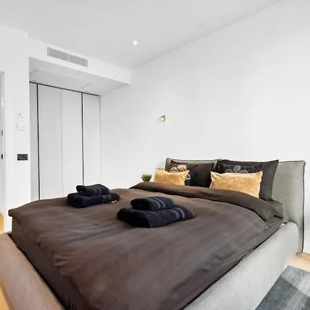 Luxurious Vibe In The Business Center, Views Apartment *
