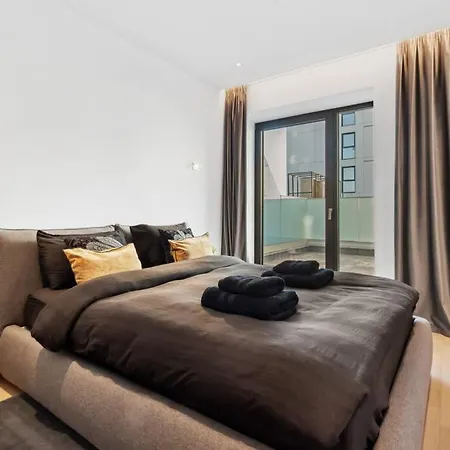 Luxurious Vibe In The Business Center, Views Apartment *