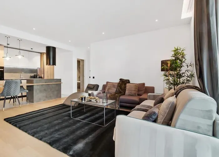 Luxurious Vibe In The Business Center, Views Apartment *