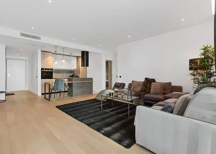 Luxurious Vibe In The Business Center, Views Apartmán